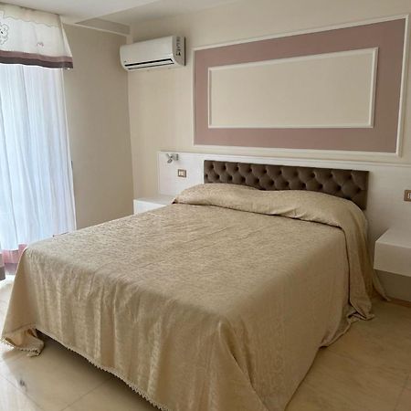 Bernini House Naples Hotell Eksteriør bilde